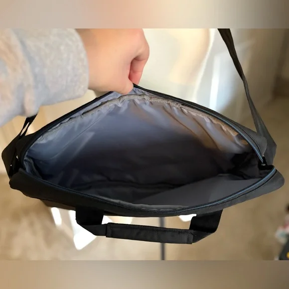 Dell Black and Blue Accent Laptop Bag NWOT - Picture 3 of 5